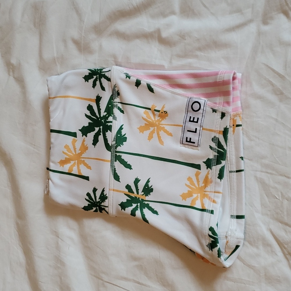 FLEO Rare Palm tree NWOT